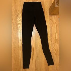 Black lulu lemon leggings size 2)